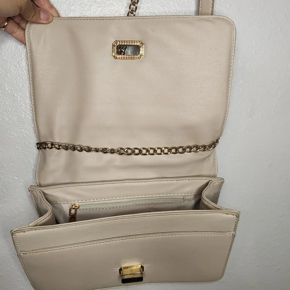 Cream Badgley Mischka Purse - Picture 5 of 11